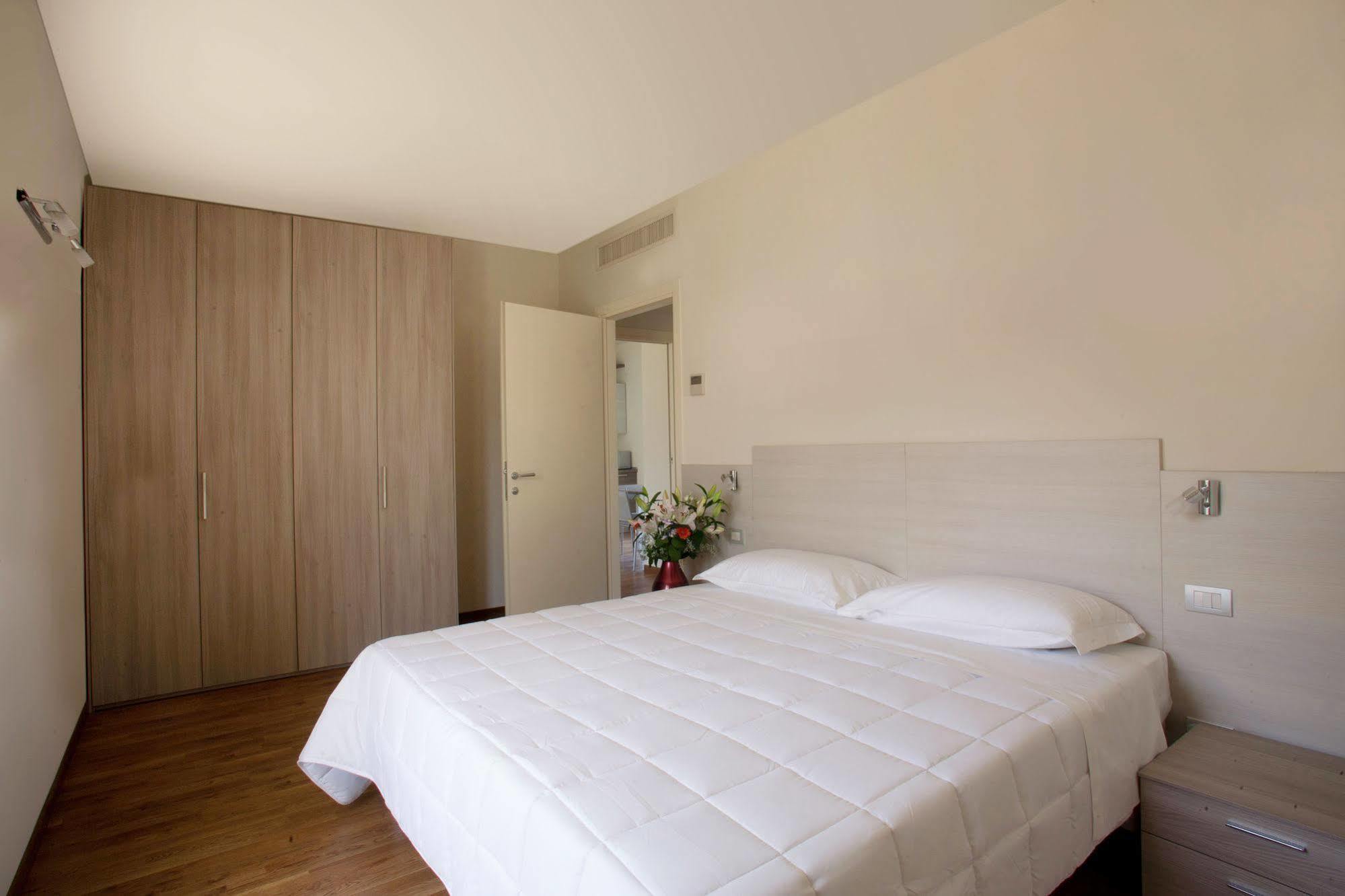 Residence Le Querce 세르누스코 술 나비글리오 외부 사진
