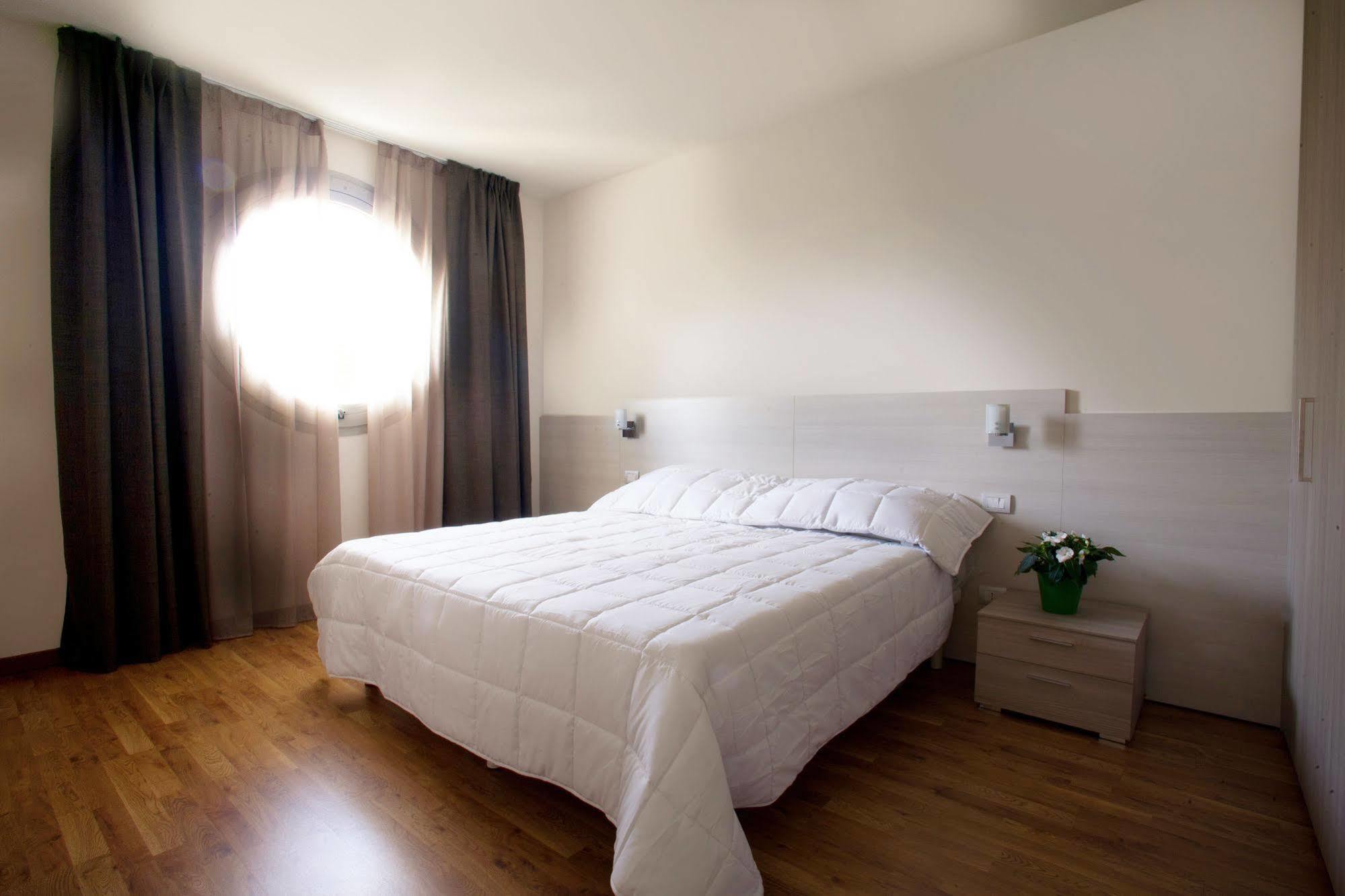 Residence Le Querce 세르누스코 술 나비글리오 외부 사진
